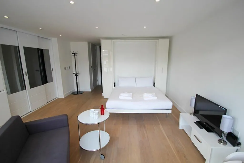 Aldgate East Studio Hotel London Apartment