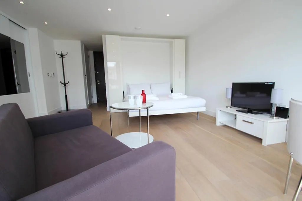 Aldgate East Studio Hotel London Apartment